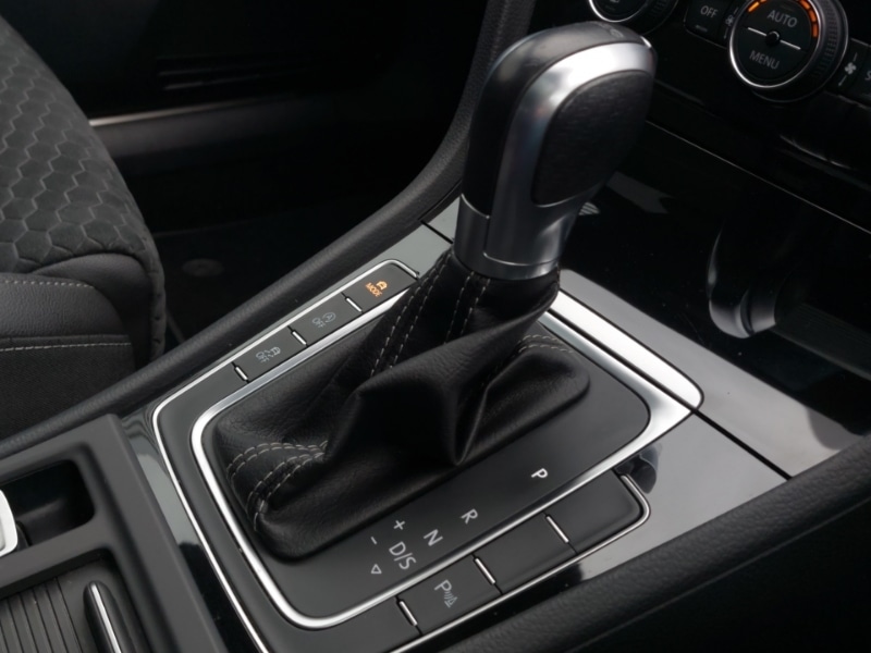 Used Volkswagen Golf 2018 for sale - 76543303: Photo 15