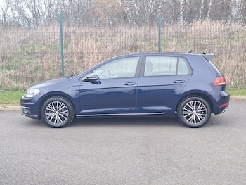 Used Volkswagen Golf 2018 for sale - 78079723: Photo