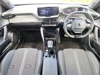 Used Peugeot 2008 2025 for sale - 79031399: Photo