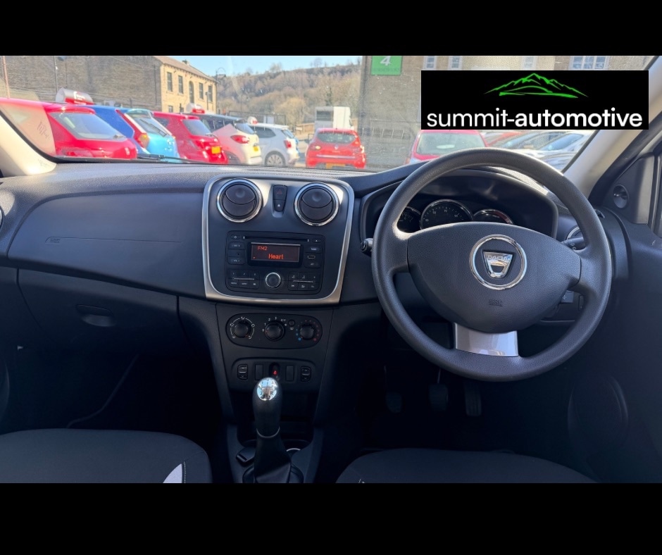 Used Dacia Sandero Stepway 2015 for sale - 77916183: Photo 2