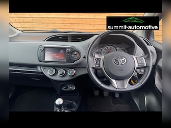 Used Toyota Yaris 2015 for sale - 75996747: Photo