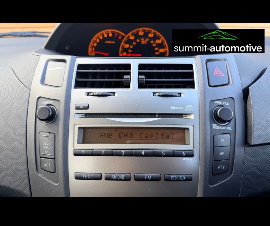 Used Toyota Yaris 2010 for sale - 76127633: Photo 10