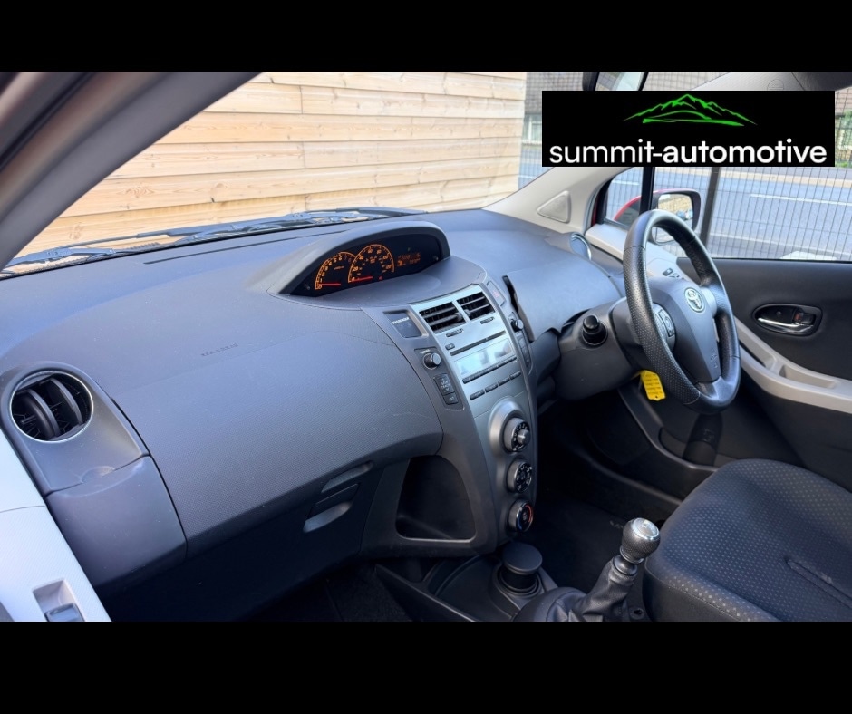 Used Toyota Yaris 2010 for sale - 76127633: Photo 16