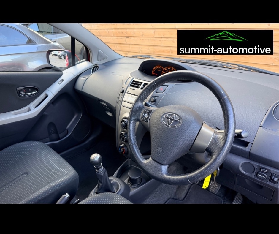 Used Toyota Yaris 2010 for sale - 76127633: Photo 4