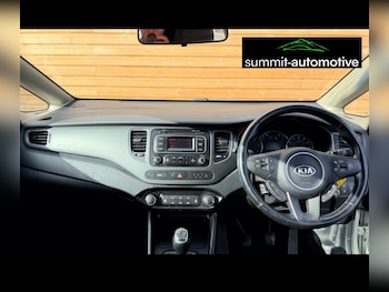 Used Kia Carens 2014 for sale - 76355010: Photo