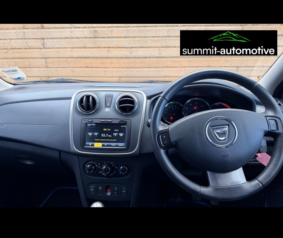 Used Dacia Sandero Stepway 2014 for sale - 76355013: Photo 2