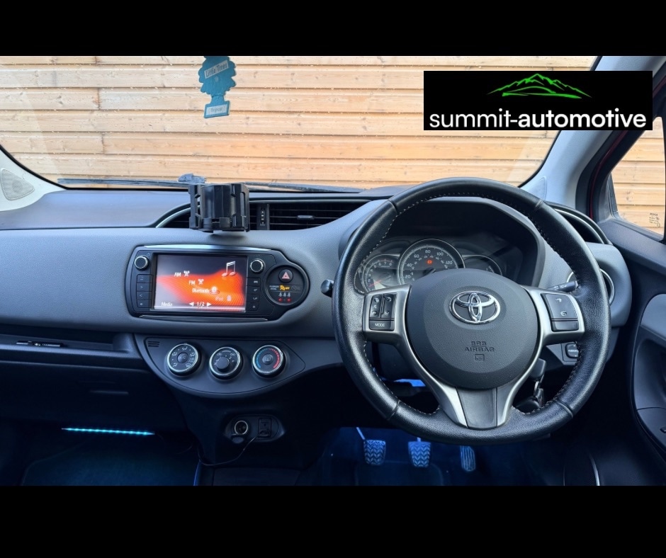 Used Toyota Yaris 2015 for sale - 76640933: Photo 2