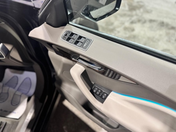 Used Jaguar F-Pace 2017 for sale - 76120303: Photo 26
