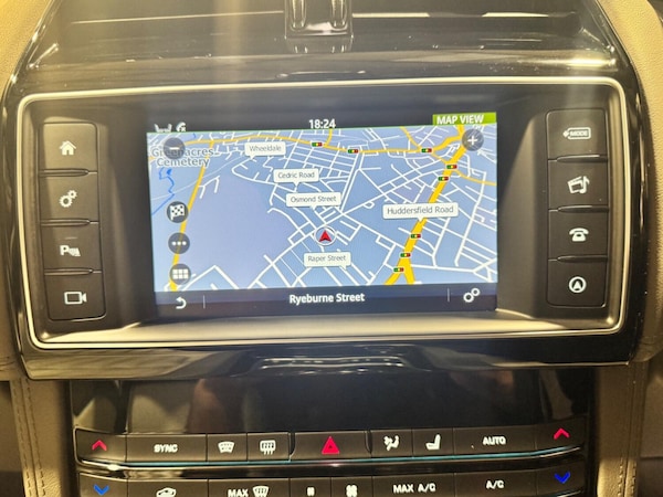 Used Jaguar F-Pace 2017 for sale - 76120303: Photo 38