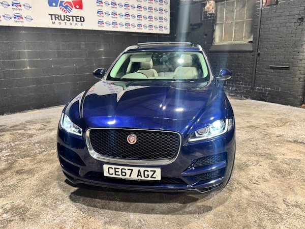 Used Jaguar F-Pace 2017 for sale - 76120303: Photo 4