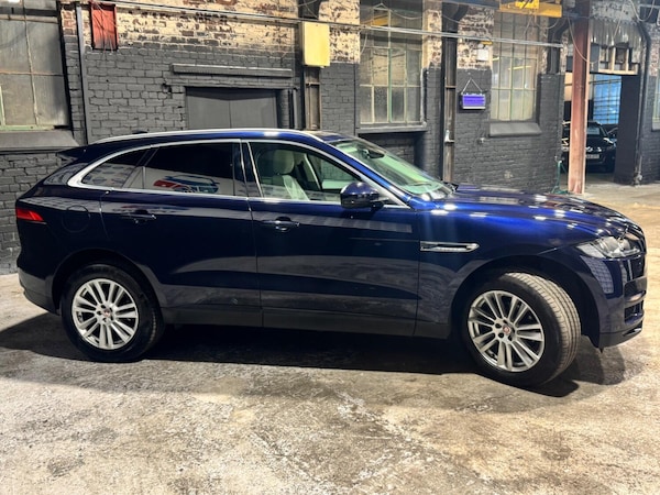 Used Jaguar F-Pace 2017 for sale - 76120303: Photo 8