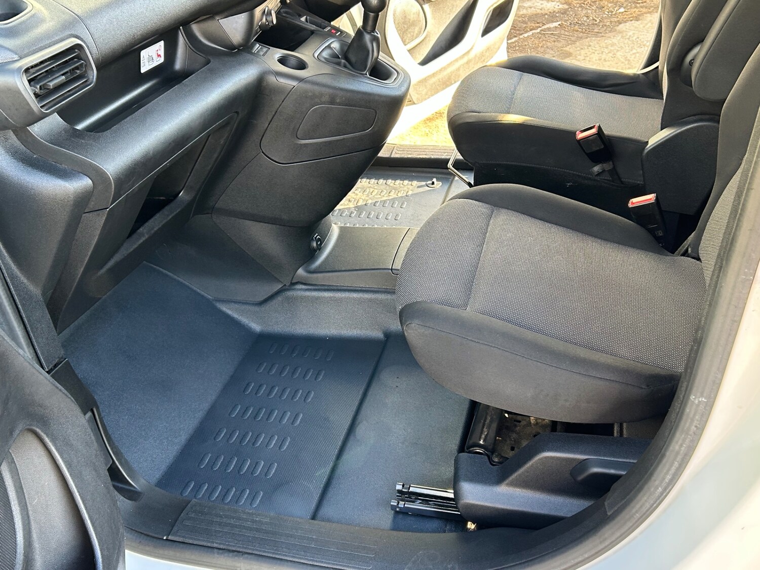 Used Peugeot Partner 2021 for sale - 76706662: Photo 16