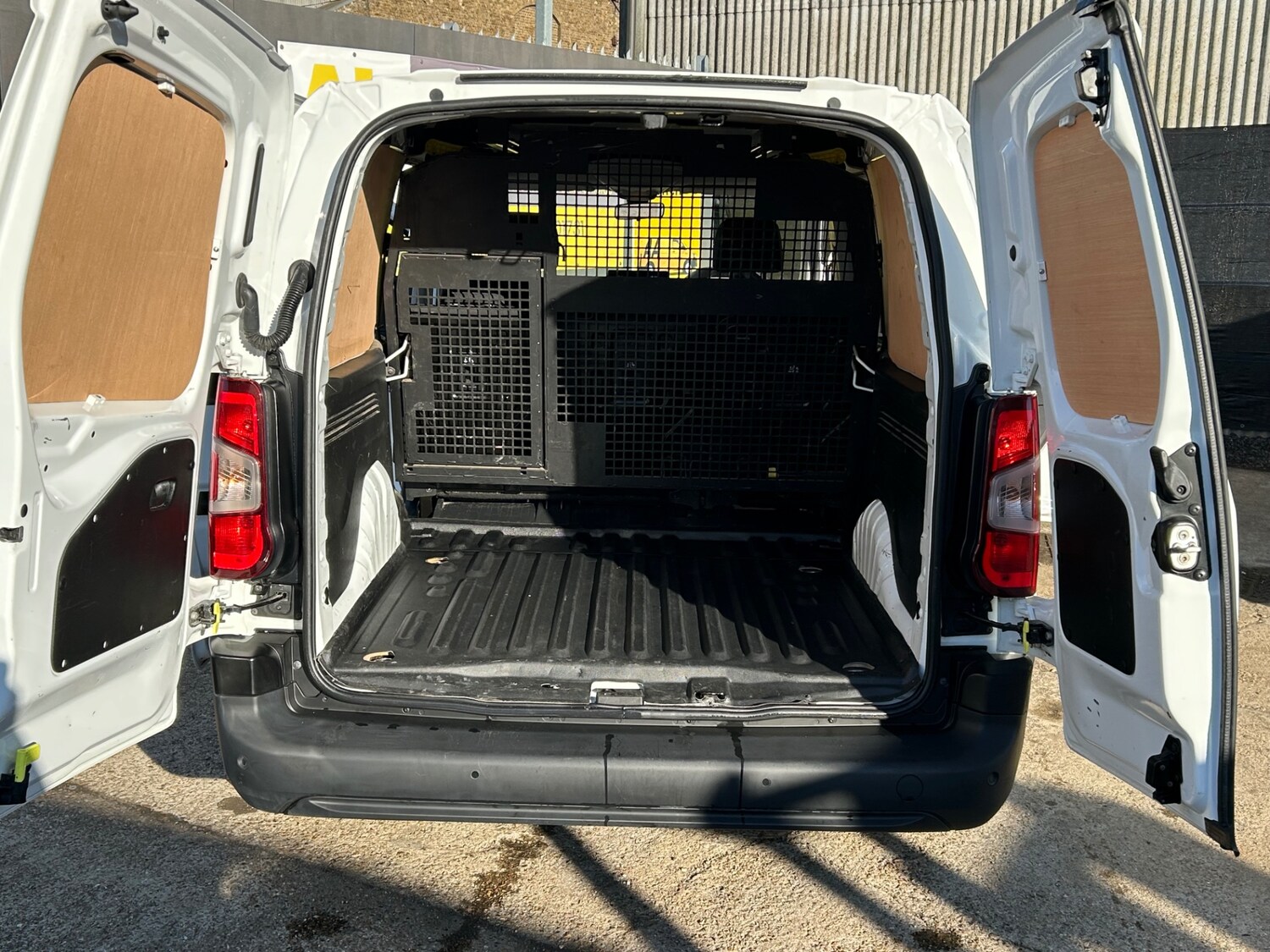 Used Peugeot Partner 2021 for sale - 76706662: Photo 18