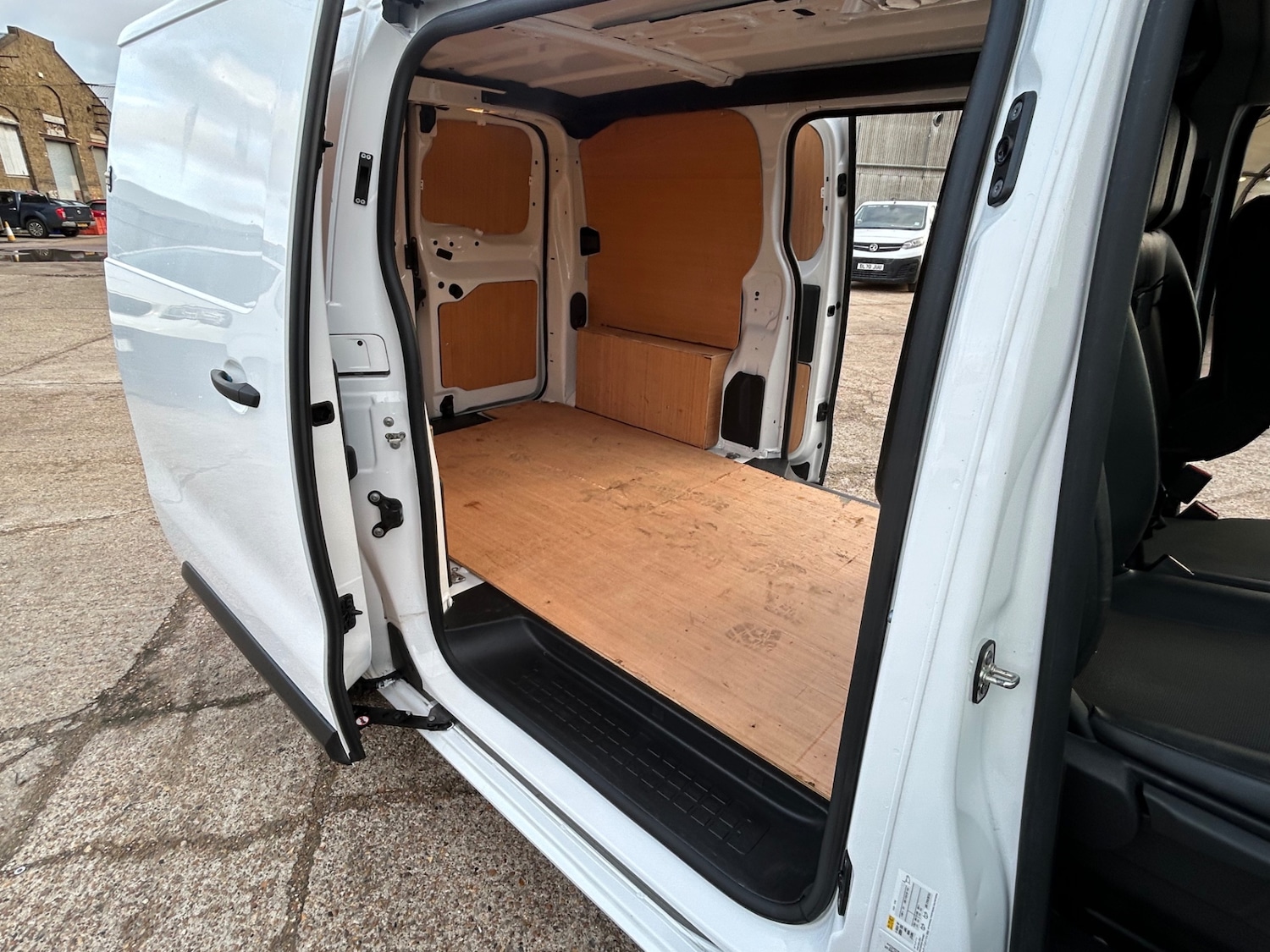 Used Peugeot Expert 2022 for sale - 76461622: Photo 24