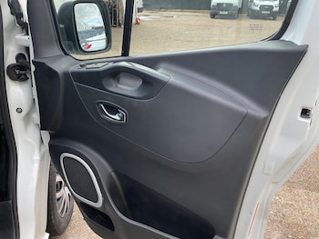 Used Vauxhall Vivaro 2018 for sale - 78280530: Photo