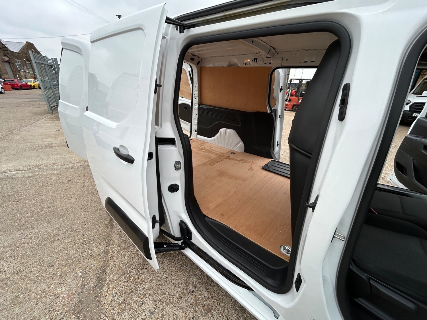 Used Peugeot Partner 2021 for sale - 76232145: Photo 22