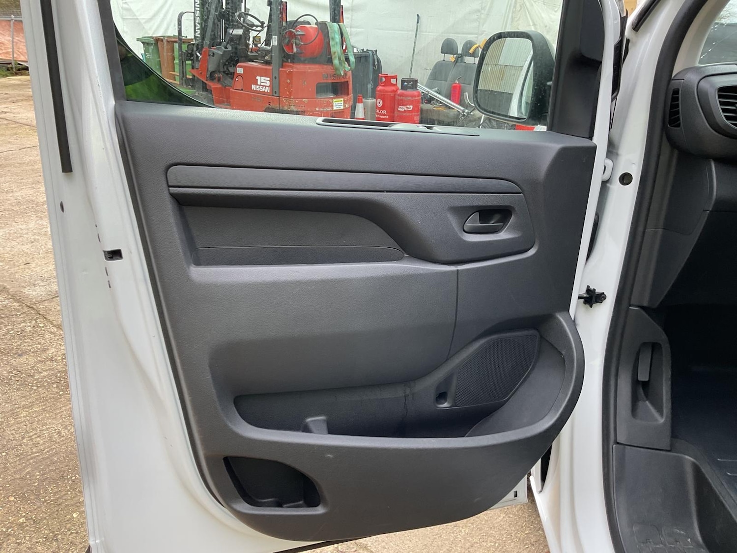 Used Vauxhall Vivaro 2023 for sale - 77916186: Photo 11