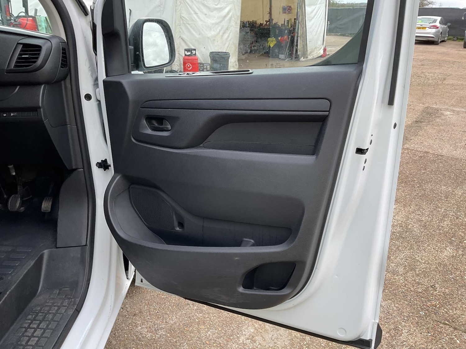 Used Vauxhall Vivaro 2023 for sale - 77916186: Photo 12