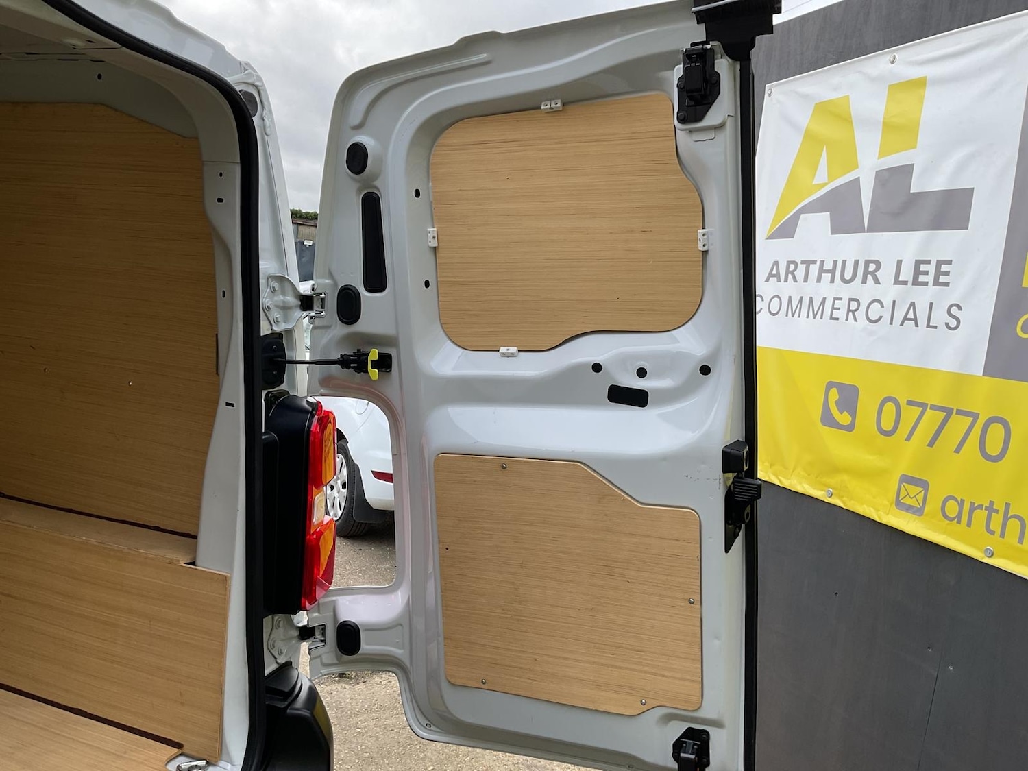 Used Vauxhall Vivaro 2023 for sale - 77916186: Photo 6