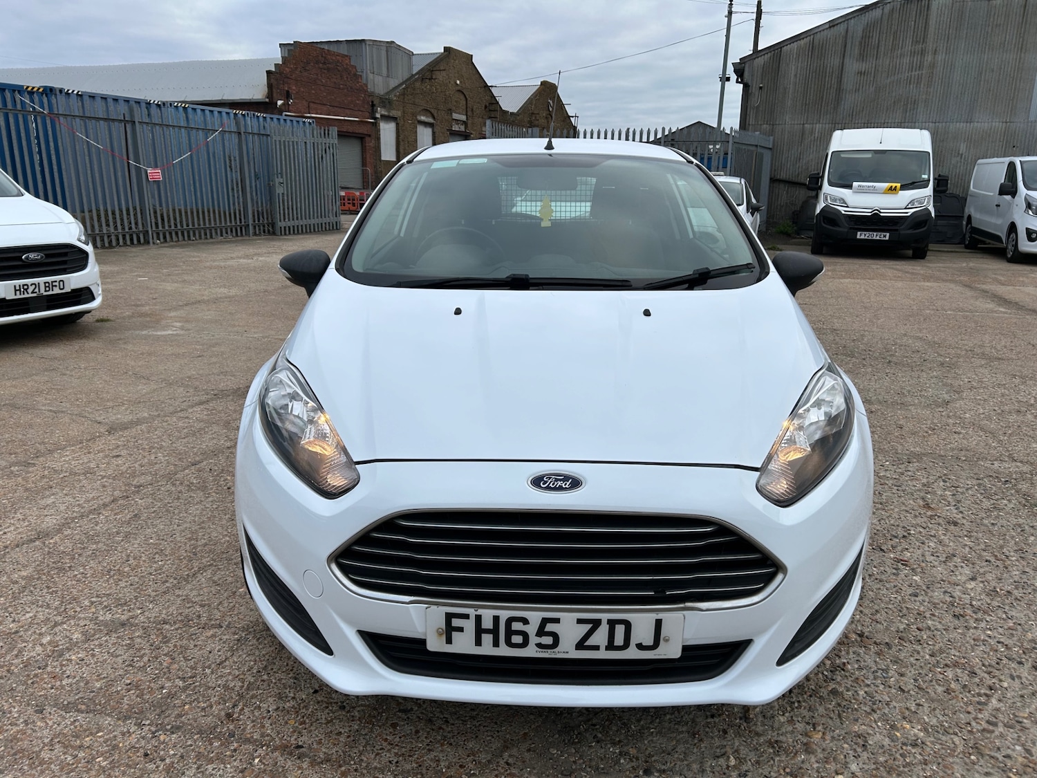 Used Ford Fiesta 2016 for sale - 76299032: Photo 2