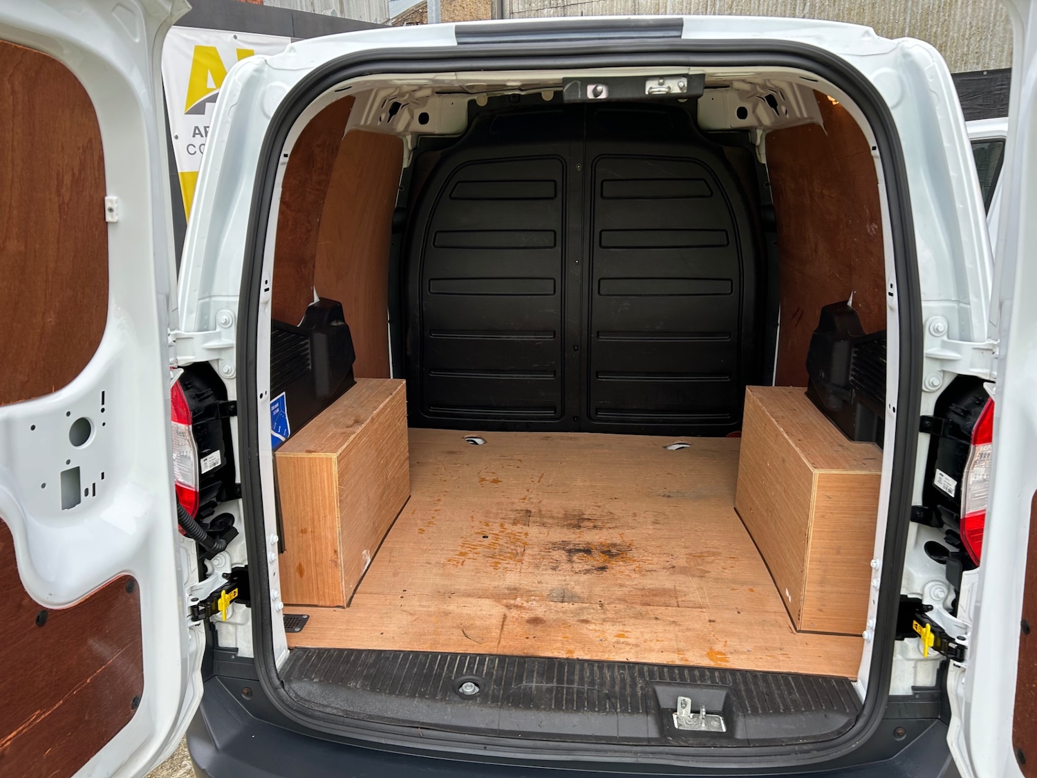 Used Ford Transit Courier 2020 for sale - 77061781: Photo 10