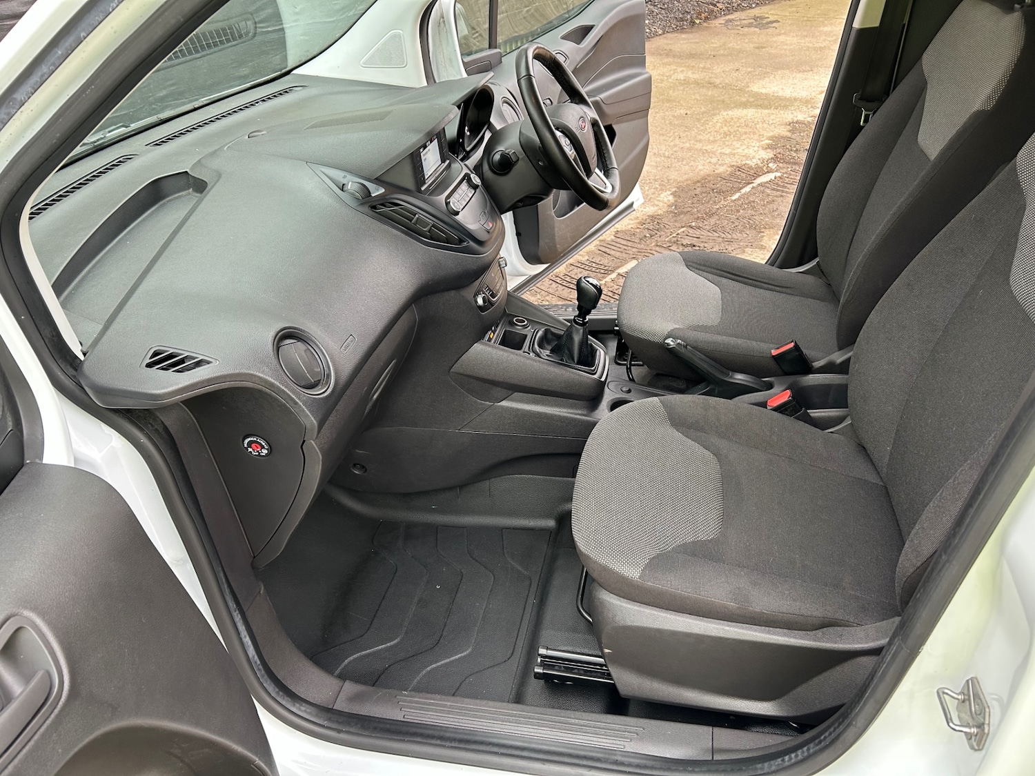 Used Ford Transit Courier 2020 for sale - 77061781: Photo 8