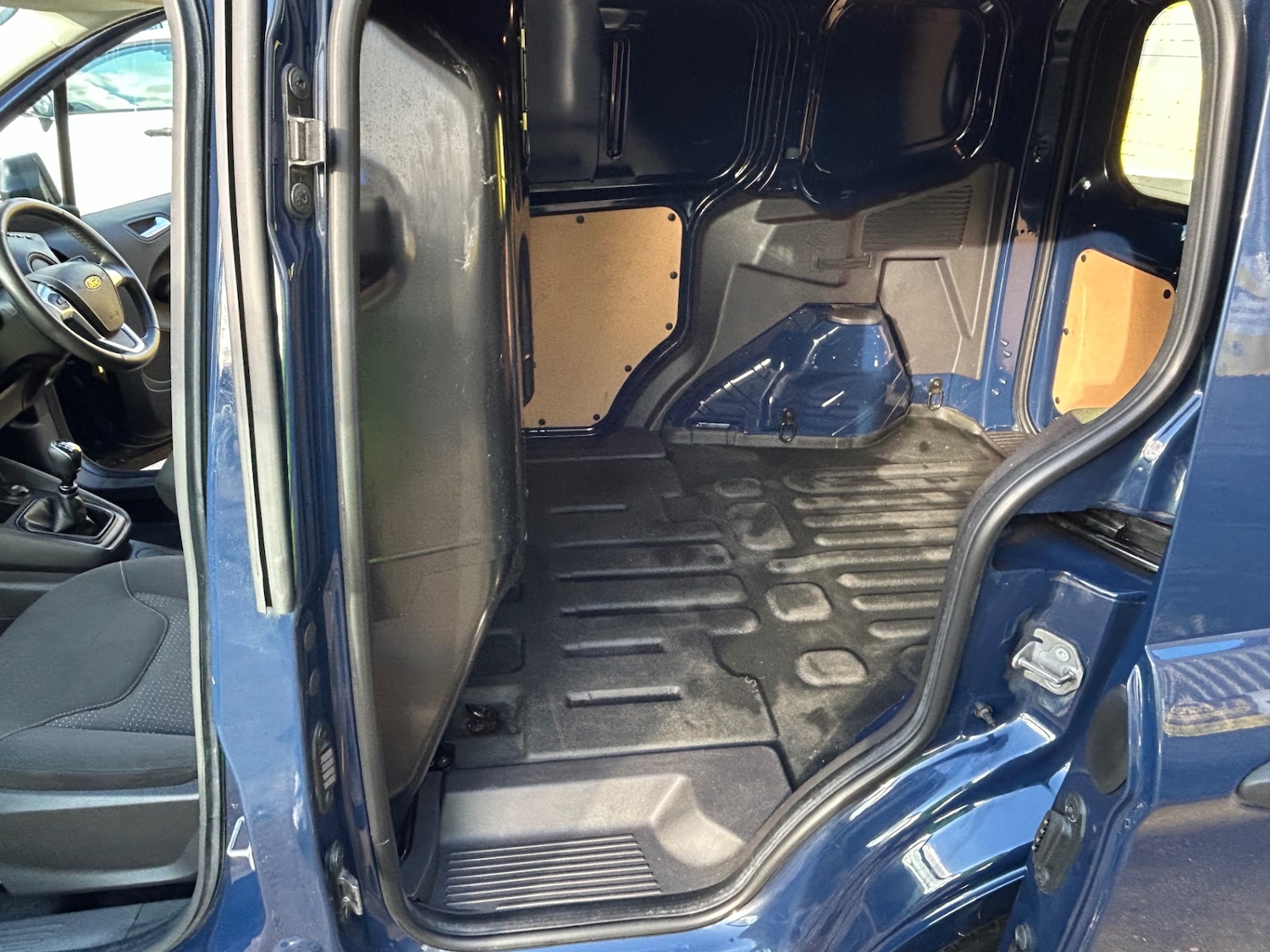 Used Ford Transit Courier 2019 for sale - 77258678: Photo 18