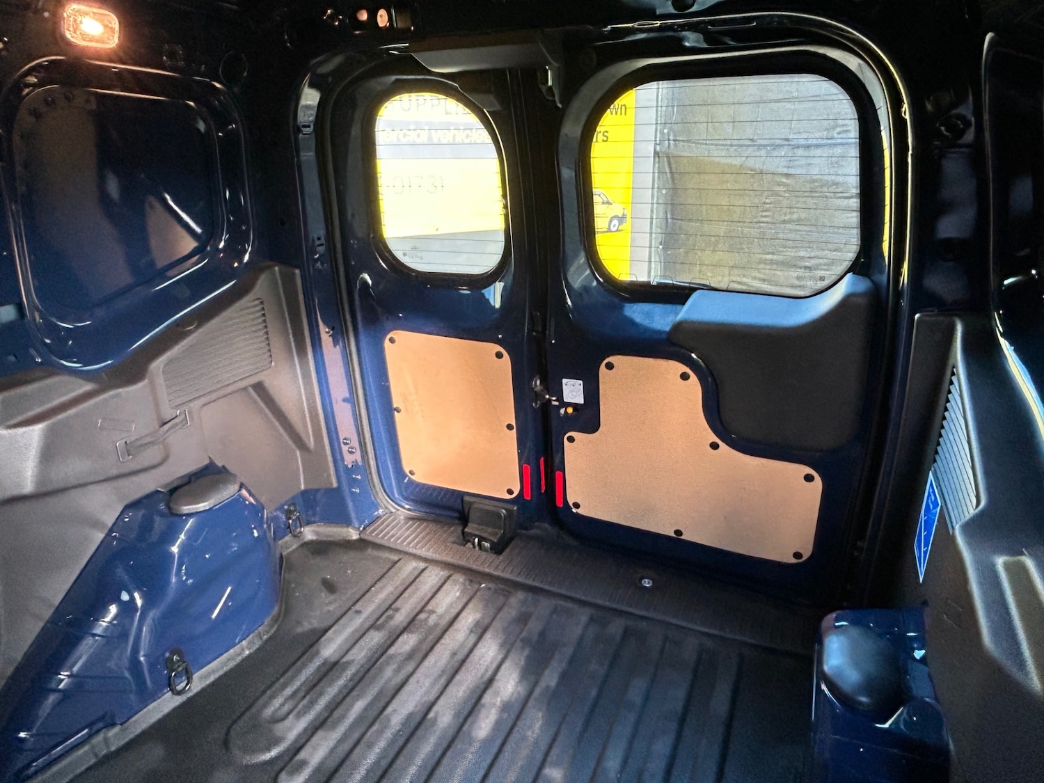 Used Ford Transit Courier 2019 for sale - 77258678: Photo 19