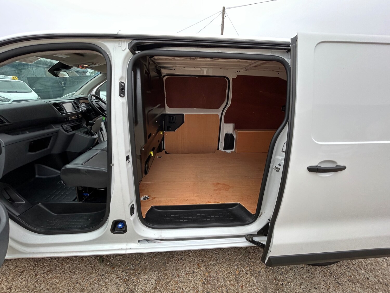 Used Peugeot Expert 2020 for sale - 76402154: Photo 18