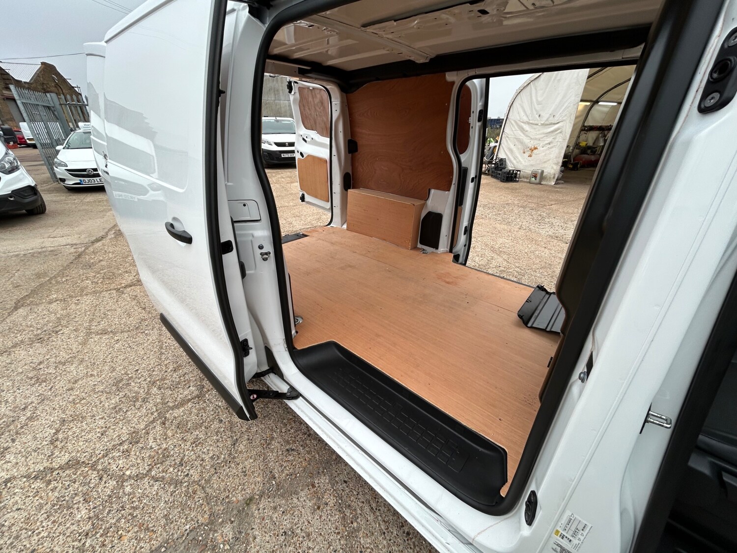 Used Peugeot Expert 2020 for sale - 76402154: Photo 23