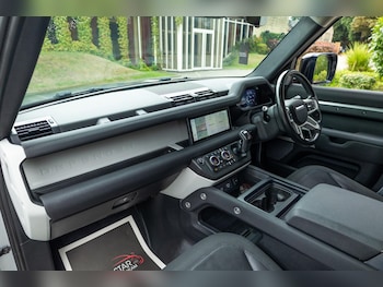 Used Land Rover Defender 110 2021 for sale - 75291527: Photo
