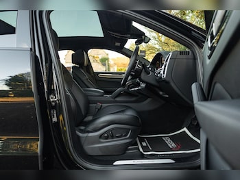 Used Porsche Cayenne 2022 for sale - 76759665: Photo