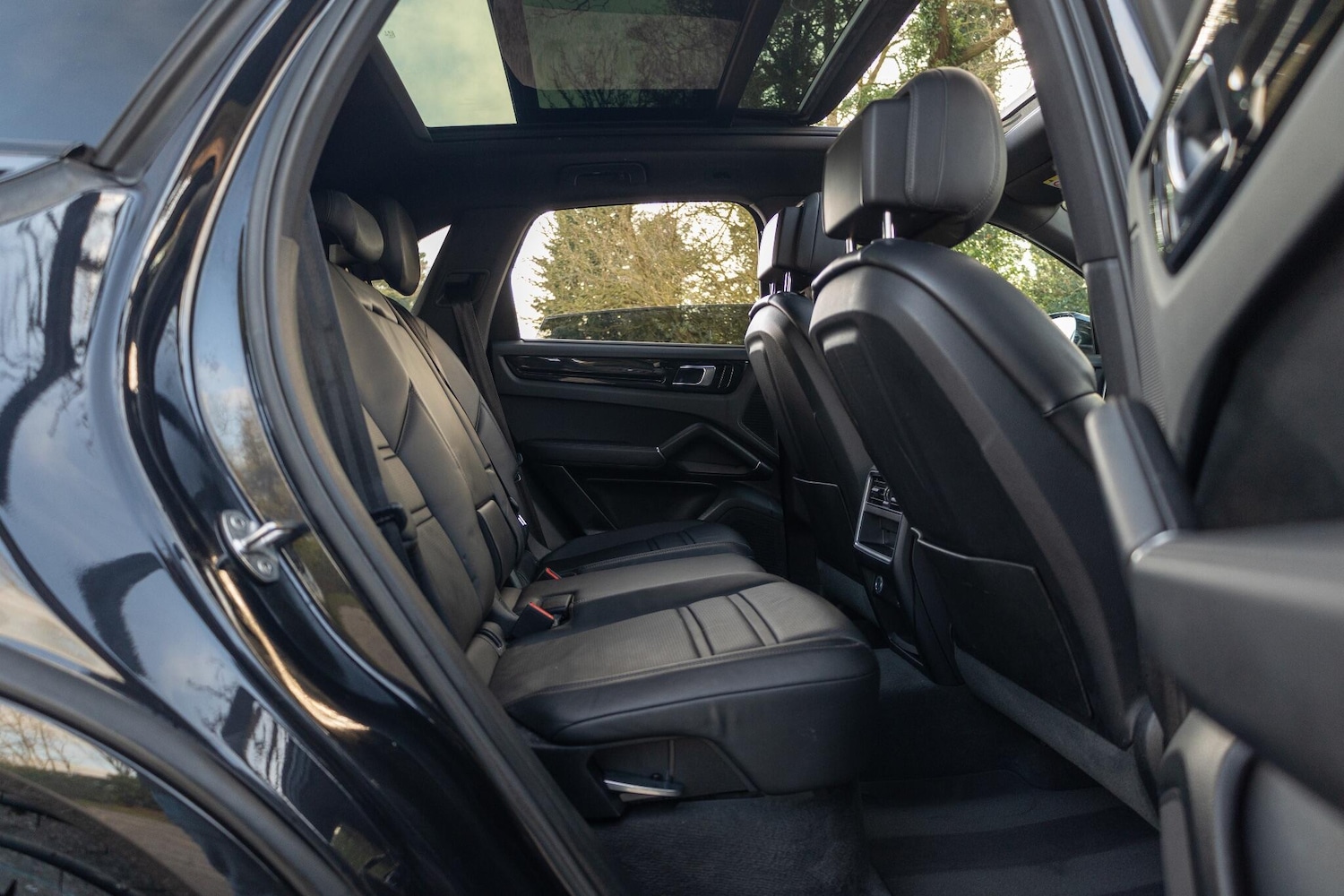 Used Porsche Cayenne 2019 for sale - 76997054: Photo 3