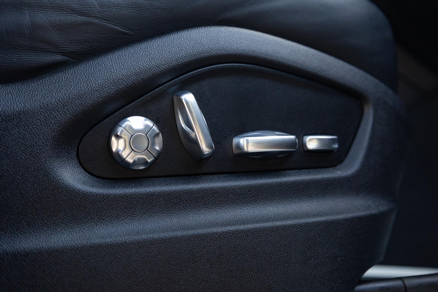 Used Porsche Cayenne 2019 for sale - 76997054: Photo 40