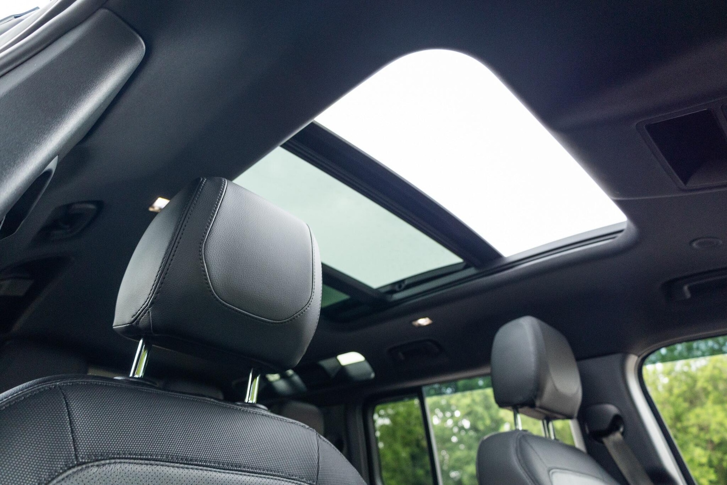 Used Land Rover Defender 2024 for sale - 77376870: Photo 37