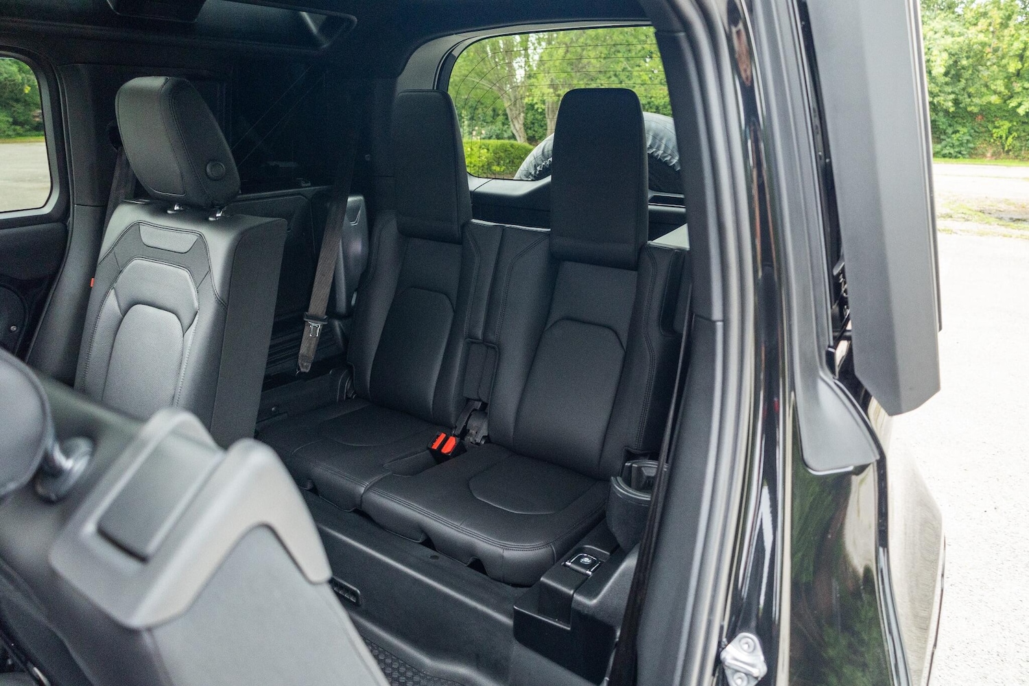 Used Land Rover Defender 2024 for sale - 77376870: Photo 5