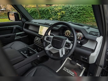 Used Land Rover Defender 110 2024 for sale - 76441301: Photo