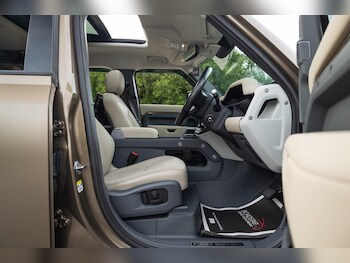 Used Land Rover Defender 110 2020 for sale - 75949066: Photo