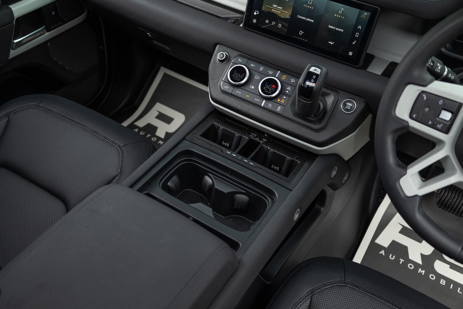 Used Land Rover Defender 2023 for sale - 78185644: Photo 11