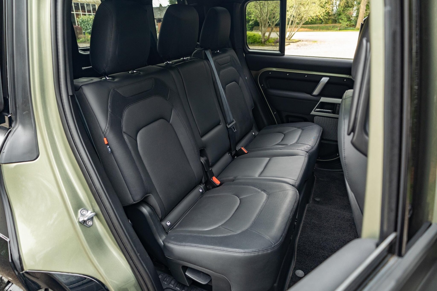 Used Land Rover Defender 2023 for sale - 78185644: Photo 12