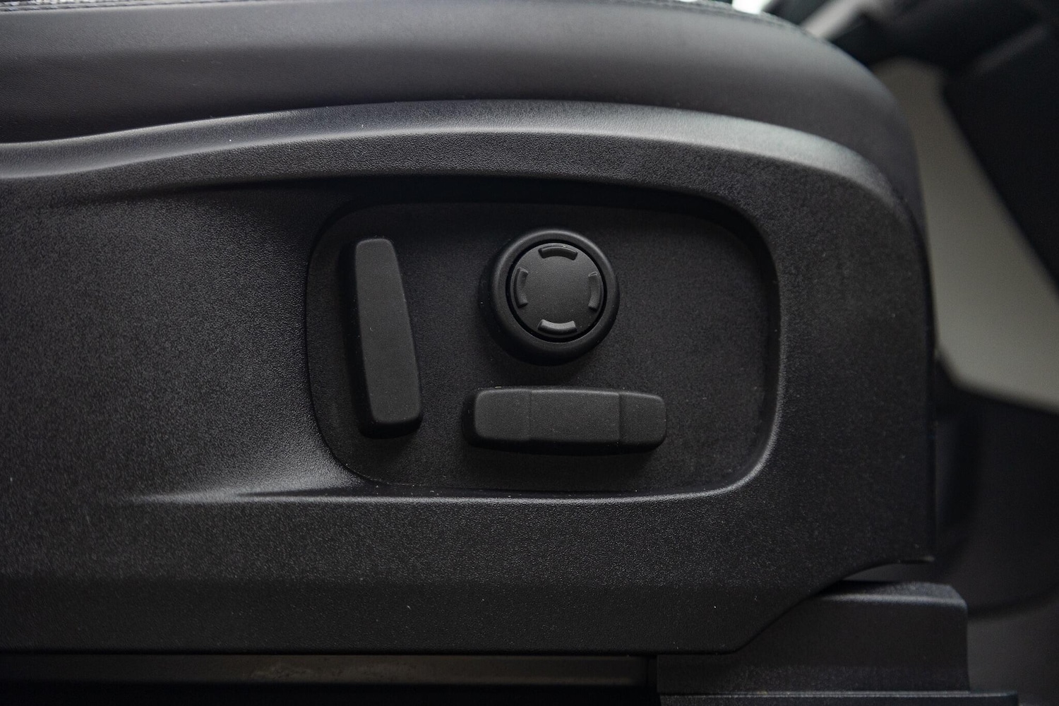 Used Land Rover Defender 2023 for sale - 78185644: Photo 15