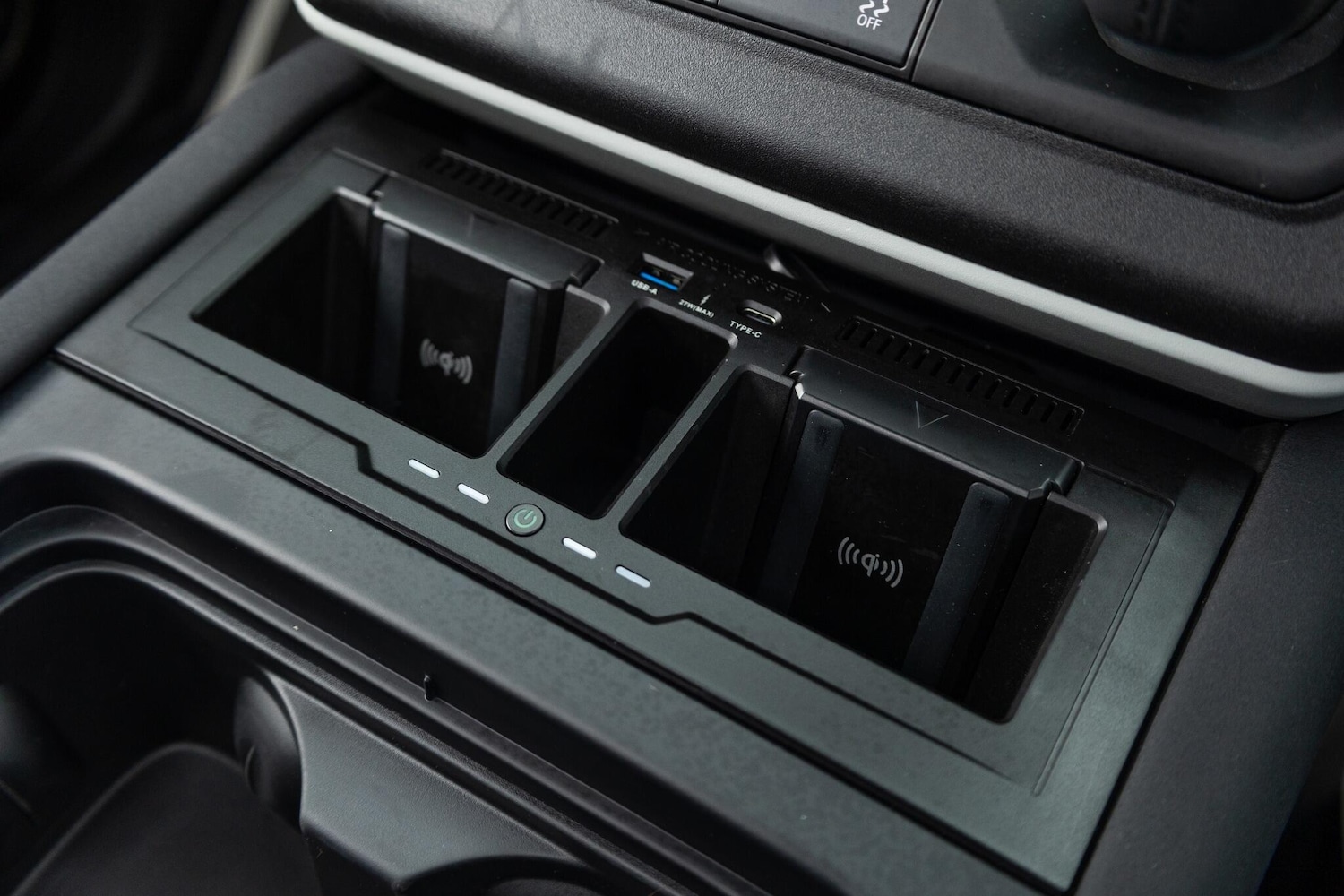 Used Land Rover Defender 2023 for sale - 78185644: Photo 17