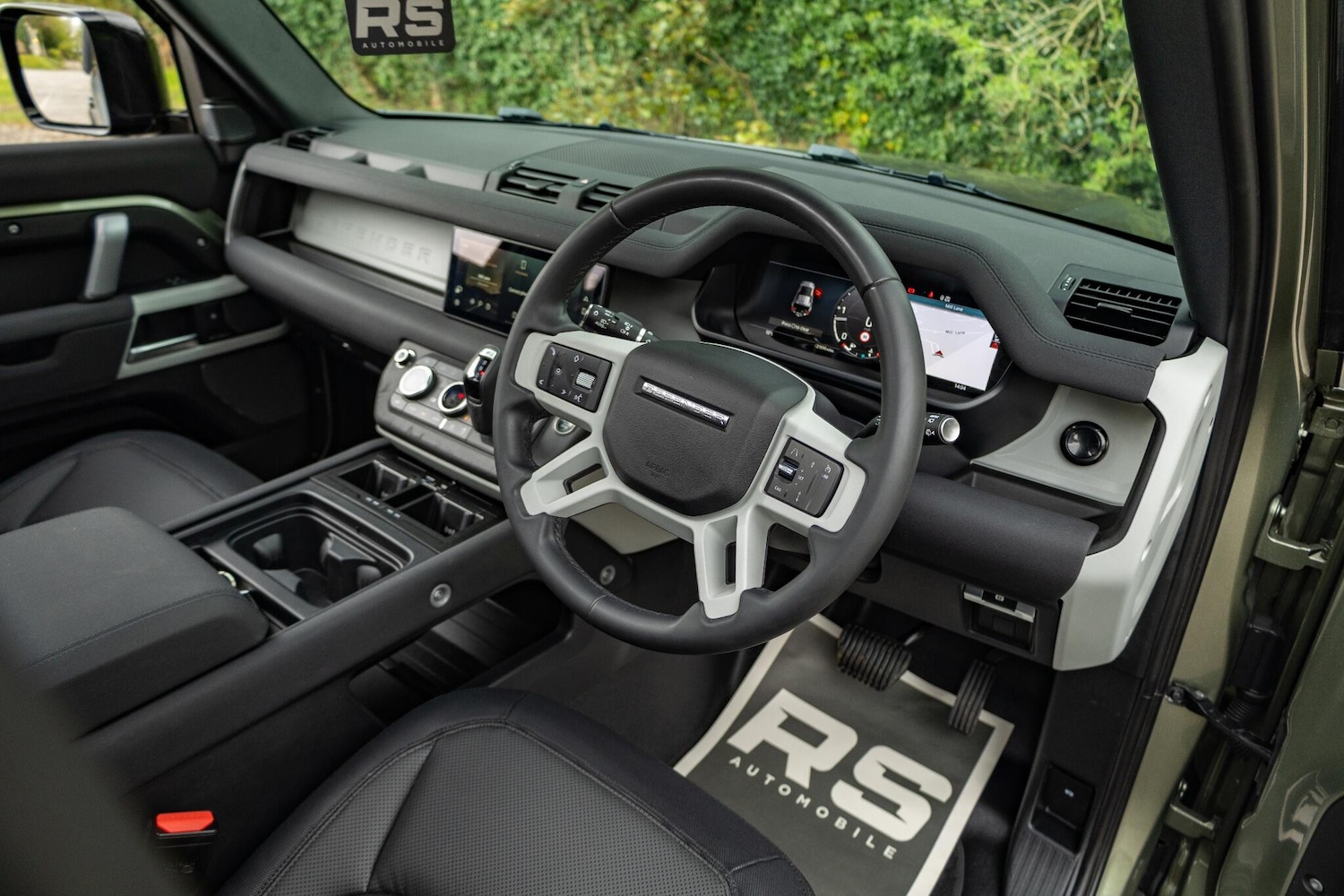 Used Land Rover Defender 2023 for sale - 78185644: Photo 2