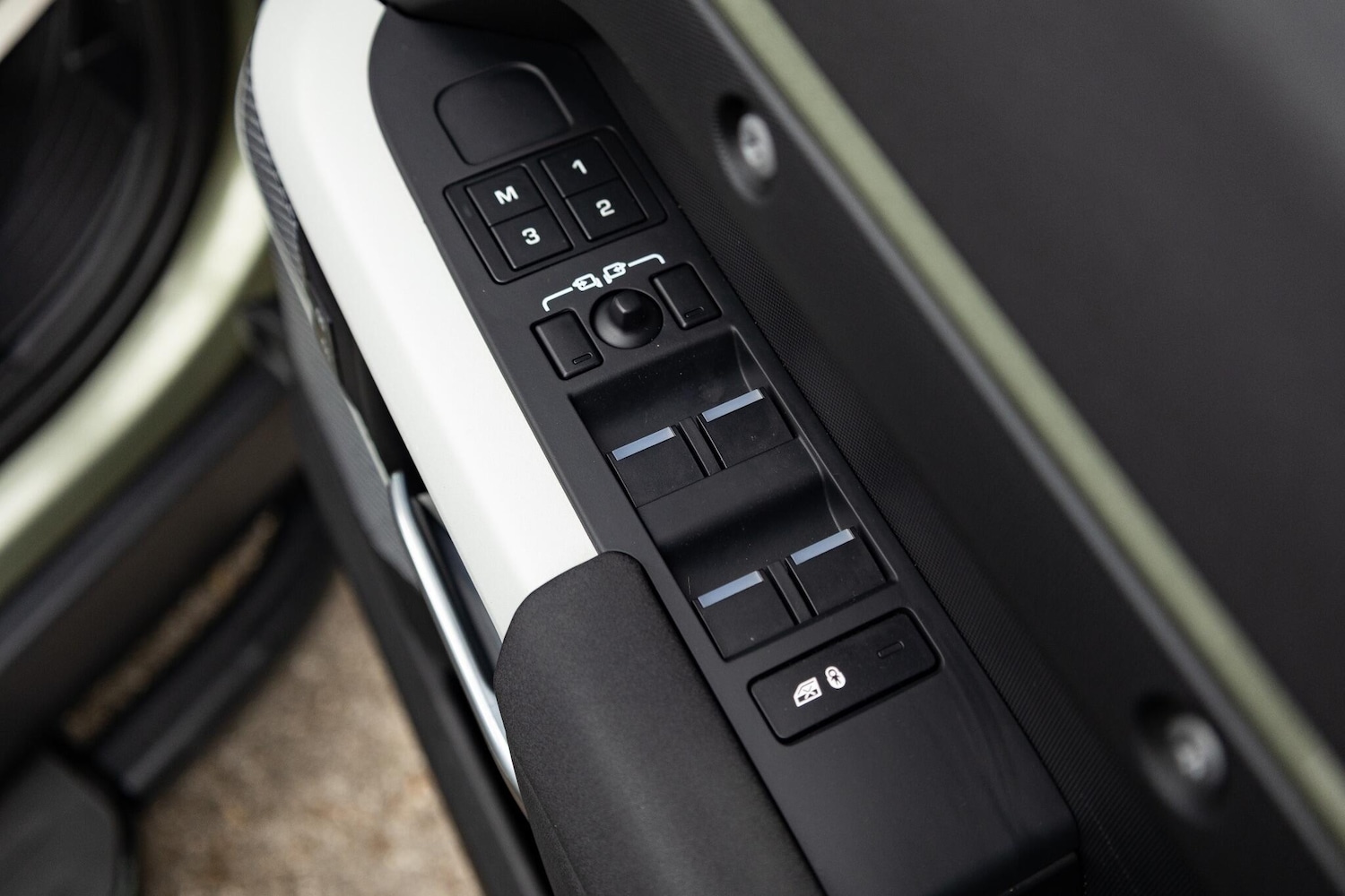 Used Land Rover Defender 2023 for sale - 78185644: Photo 20