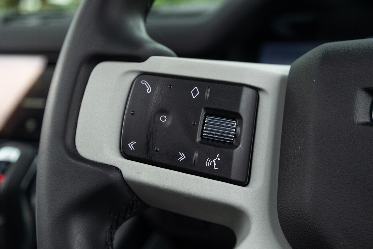 Used Land Rover Defender 2023 for sale - 78185644: Photo 23