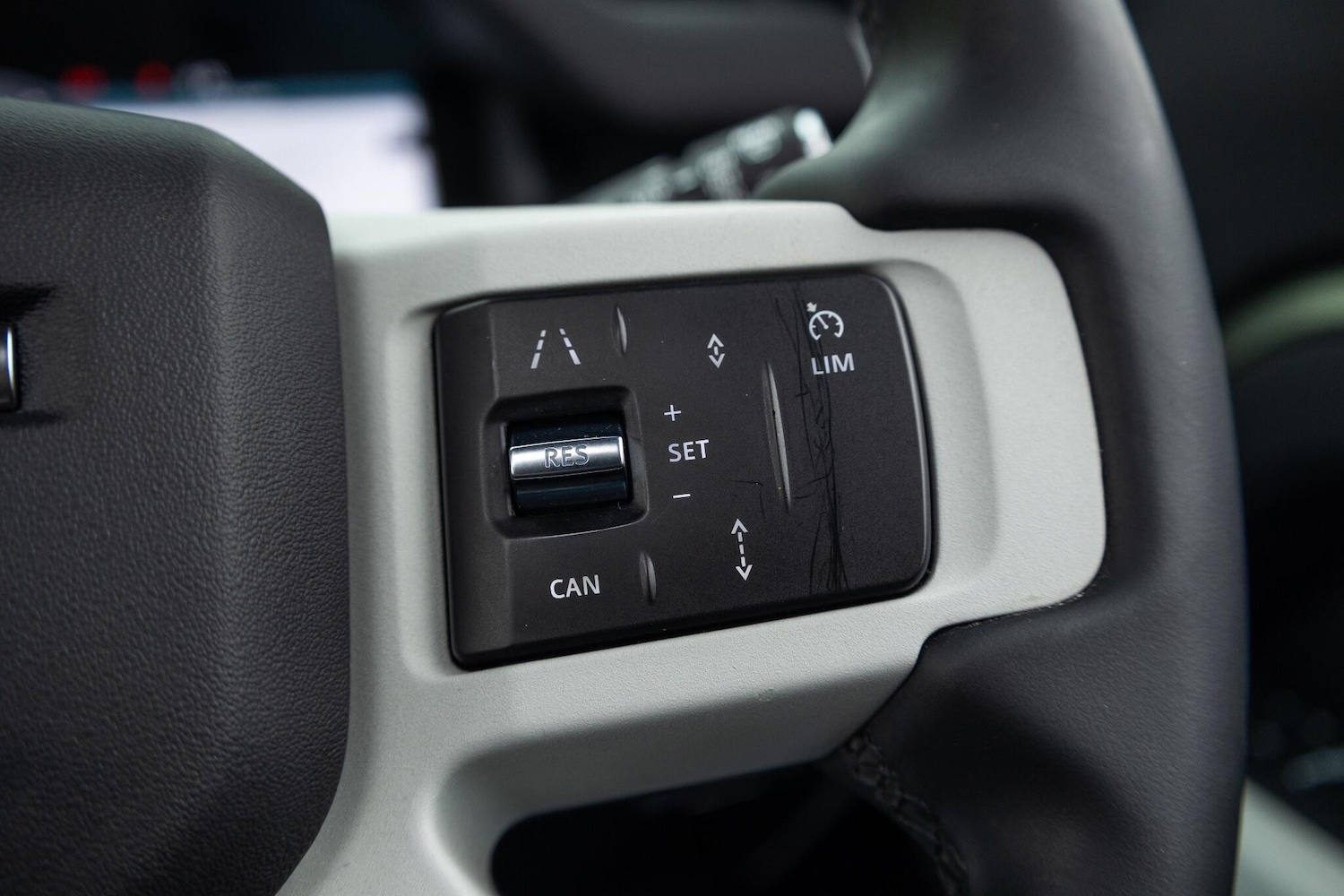 Used Land Rover Defender 2023 for sale - 78185644: Photo 26