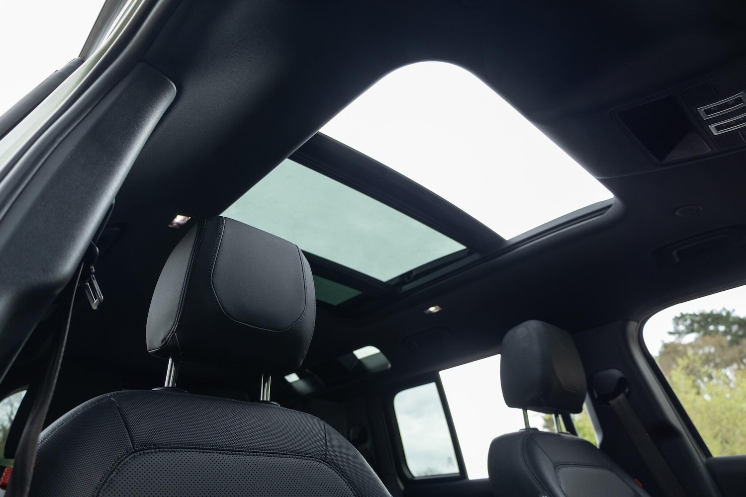 Used Land Rover Defender 2023 for sale - 78185644: Photo 3