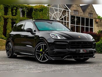 2023 (23) - 3.0 V6 E-Hybrid 17.9kWh Platinum Edition TiptronicS 4WD Euro 6 (s/s) 5dr (3