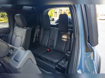 Used Land Rover Defender 110 2023 for sale - 75459136: Photo