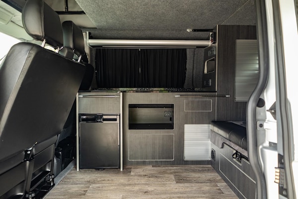 Used Volkswagen Transporter 2020 for sale - 73905671: Photo 2